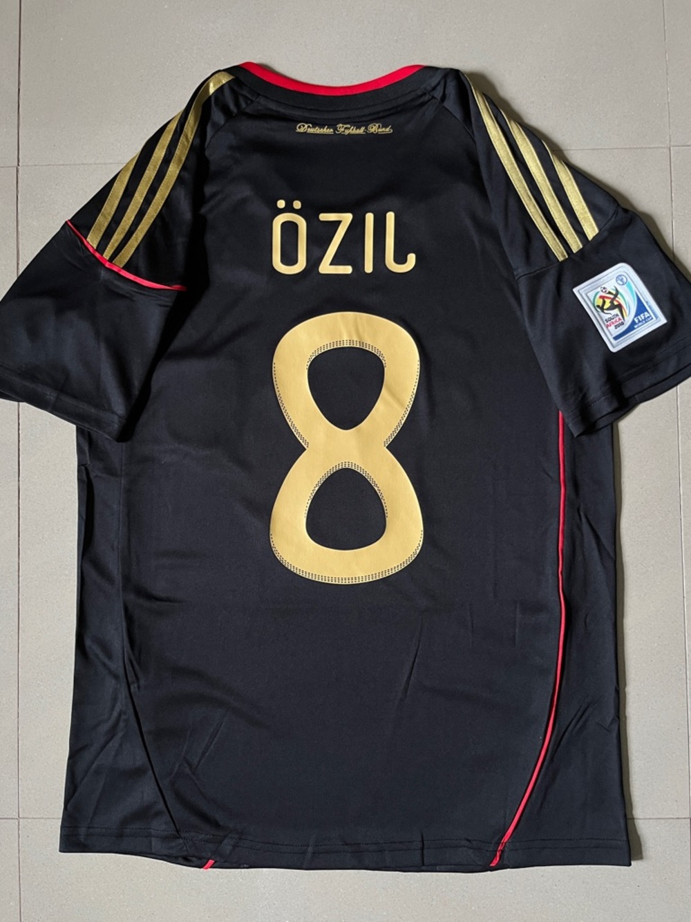 Ozil #8 Germany Away 2010 Soccer Jersey Retro Black özil